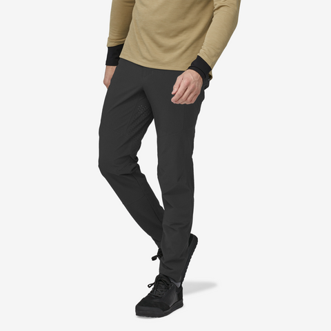 Model is 185cm wearing a size 32